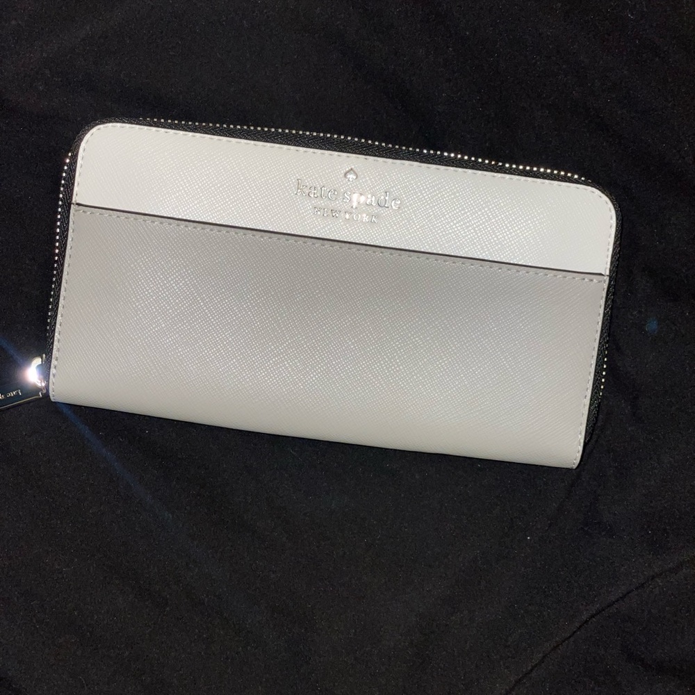 Beautiful 😍 Kate spade ♠️ wallet
